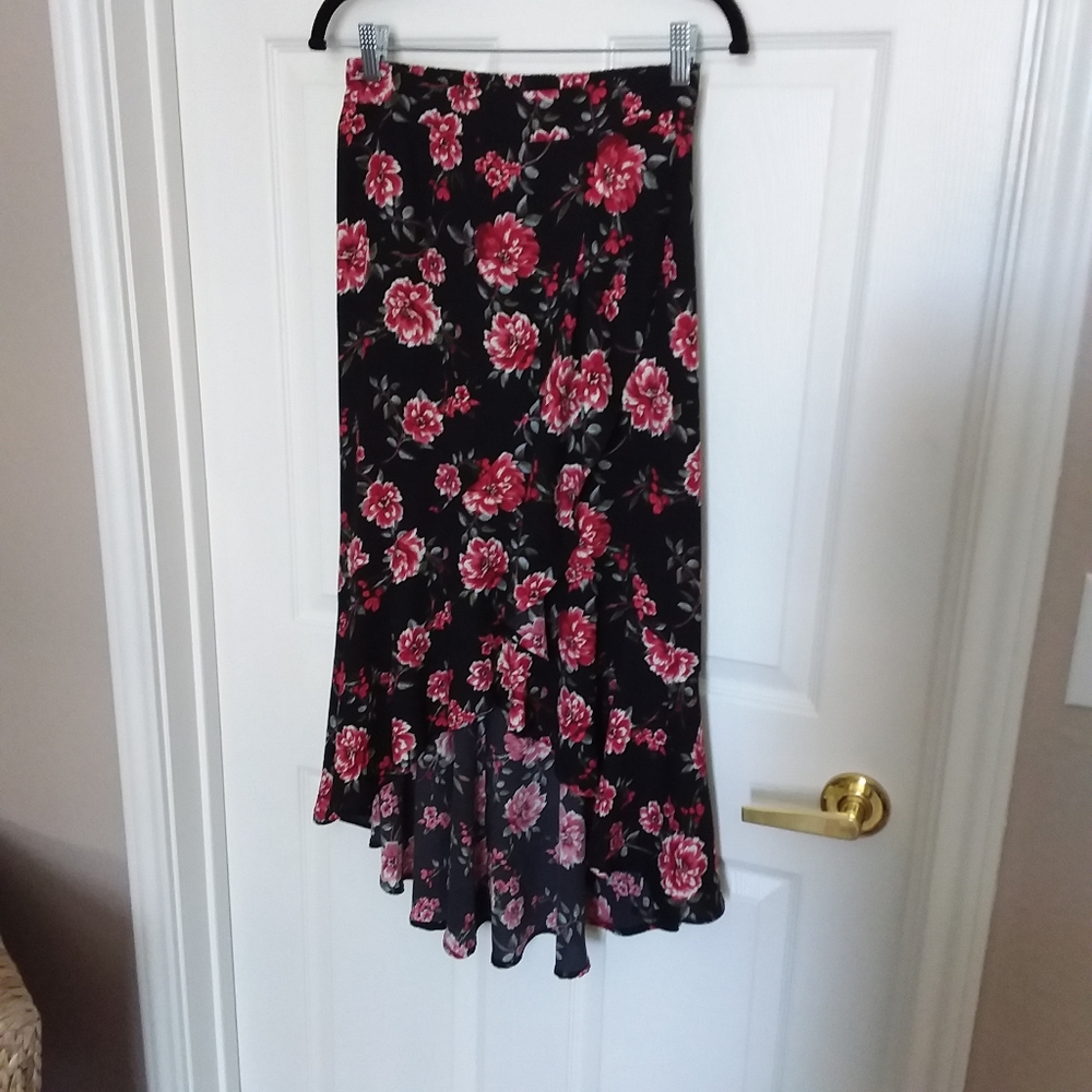 Xhilaration Ladies Floral Skirt